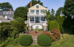 11 MAIN Street, Stonington, CT 06378