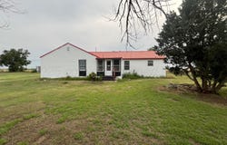 902 AVE. J, Sunray, TX 79086