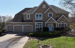 4706 Huntsboro Court, St Joseph, MO 64506