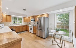 8 Park Lane, Hampton Bays, NY 11946