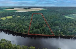 204th Pl, O'Brien, FL 32071