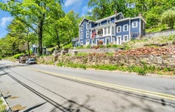 12 Sanatorium Rd, Glen Gardner Boro, NJ 08826-3503