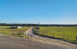 245 Country Ln, McDade, TX 78650