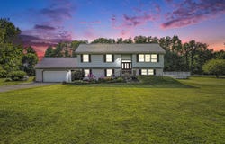 832 Clarendon Road, Quincy, MI 49082