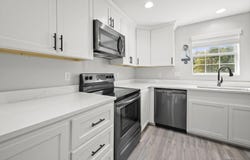 32027 Pats Ln, Springfield, LA 70462