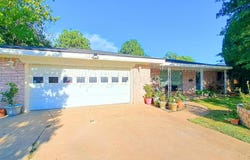 112 Armstong Avenue, Dumas, TX 79029