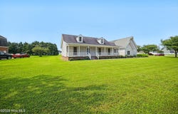 105 Binnacle Court, Elizabeth City, NC 27909