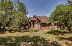 203 Stirrup DR, Dripping Springs, TX 78620