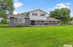 6602 VAN Avenue, Virden, IL 62690