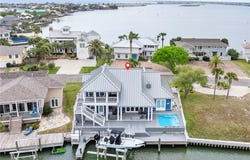37 Flamingo Road, Rockport, TX 78382