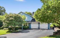 30 W ELM Street, CONESTOGA, PA 17516