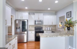 125 Hawthorn Way, Hoschton, GA 30548