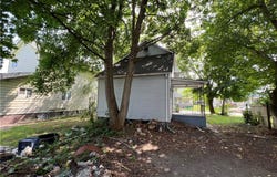 1112 Pollock Ave, New Castle, PA 16101