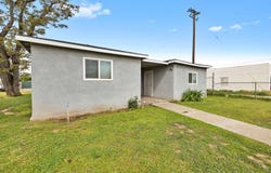 2416 Cedar Avenue S, Fresno, CA 93725
