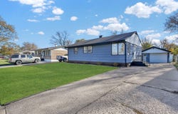 19 Mohawk Drive, Thornton, IL 60476