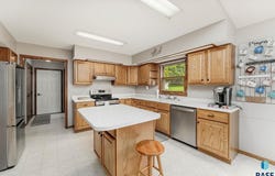 410 S 3rd St, Beaver Creek, MN 56116