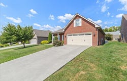 131 N Oaks Dr, Salem, VA 24153