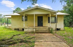 719 E Nebraska Avenue, Bonifay, FL 32425