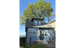 487 N Shore Drive, Clear Lake, IA 50428