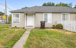 1418 &1420 Queen Ave, Yakima, WA 98902