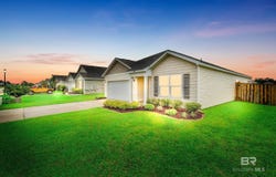 8027 Pickwick Drive, Foley, AL 36535