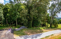 Huntleigh Court, Kodak, TN 37764