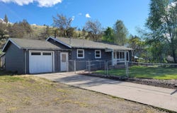 320 High Street, Mitchell, OR 97750