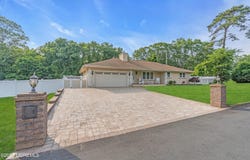 18 Pinewood Drive, Brick, NJ 08724
