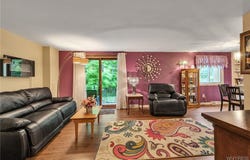 95 Greenwich Drive, Amherst, NY 14228