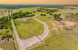 1517 Cottonwood Mesa Drive, Kempner, TX 76539