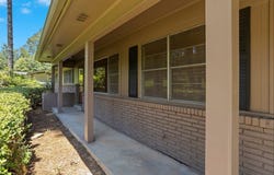 24 Oakcrest Dr, LAUREL, MS 39440