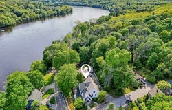 39 High St, Merrimac, MA 01860