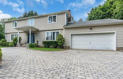 16 Redfern Road, Eatontown, NJ 07724