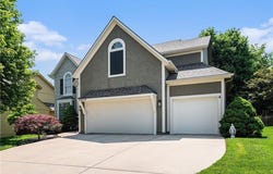 21605 W 98th Terrace, Lenexa, KS 66220