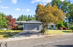 361 W PINE St, SweetHome, OR 97386