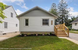 2237 Sunnyside Avenue, Lansing, MI 48910