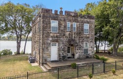 209 W River Street, Ozark, AR 72949