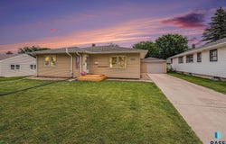 506 N Josephine Ave, Madison, SD 57042