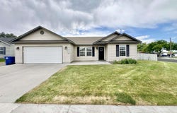 1522 Dana St, Twin Falls, ID 83301