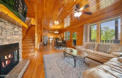 368 Oak Lake Drive, Sevierville, TN 37876