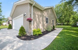 7427 Hawk Avenue, Mentor, OH 44060