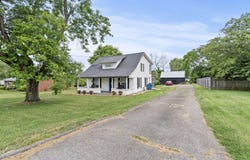 689 Mooreland Avenue, Harrodsburg, KY 40330