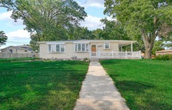 8622 W 90th Place, Hickory Hills, IL 60457
