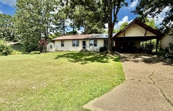 651 Plainview Drive, Houston, MO 65483