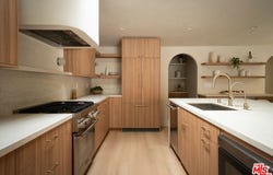 20466 Miranda St, Woodland Hills, CA 91367