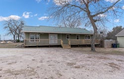 808 N Water ST, Burnet, TX 78611