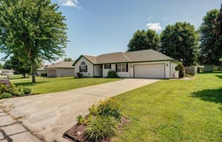 204 Arrowhead Road, Willard, MO 65781