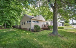 301 E 317th Street, Willowick, OH 44095