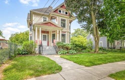 924 PEARL, BELVIDERE, IL 61008