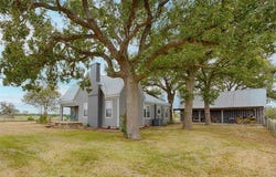 7646 CR 240, Waelder, TX 78959